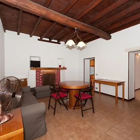 Vista Lago Apartment *